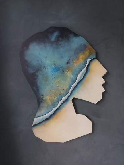 kunst i boligen, malerier, abstrakt, boligindretning, interiør, mixed media, ansigt